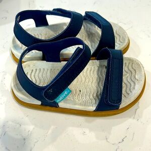 Kids Native Charley navy sandals Sz 7